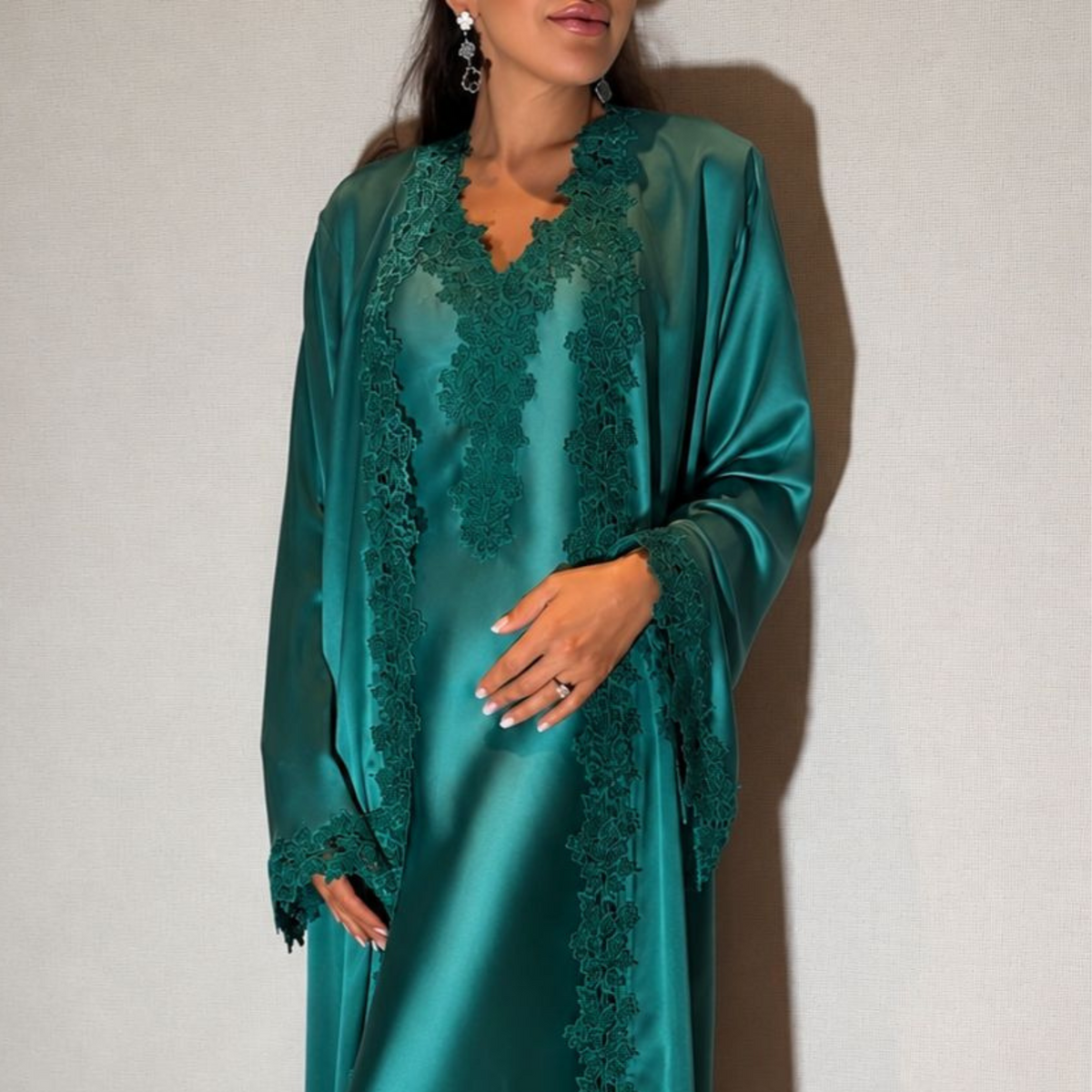 How to Style a Kaftan for Every Occasion in the UAE