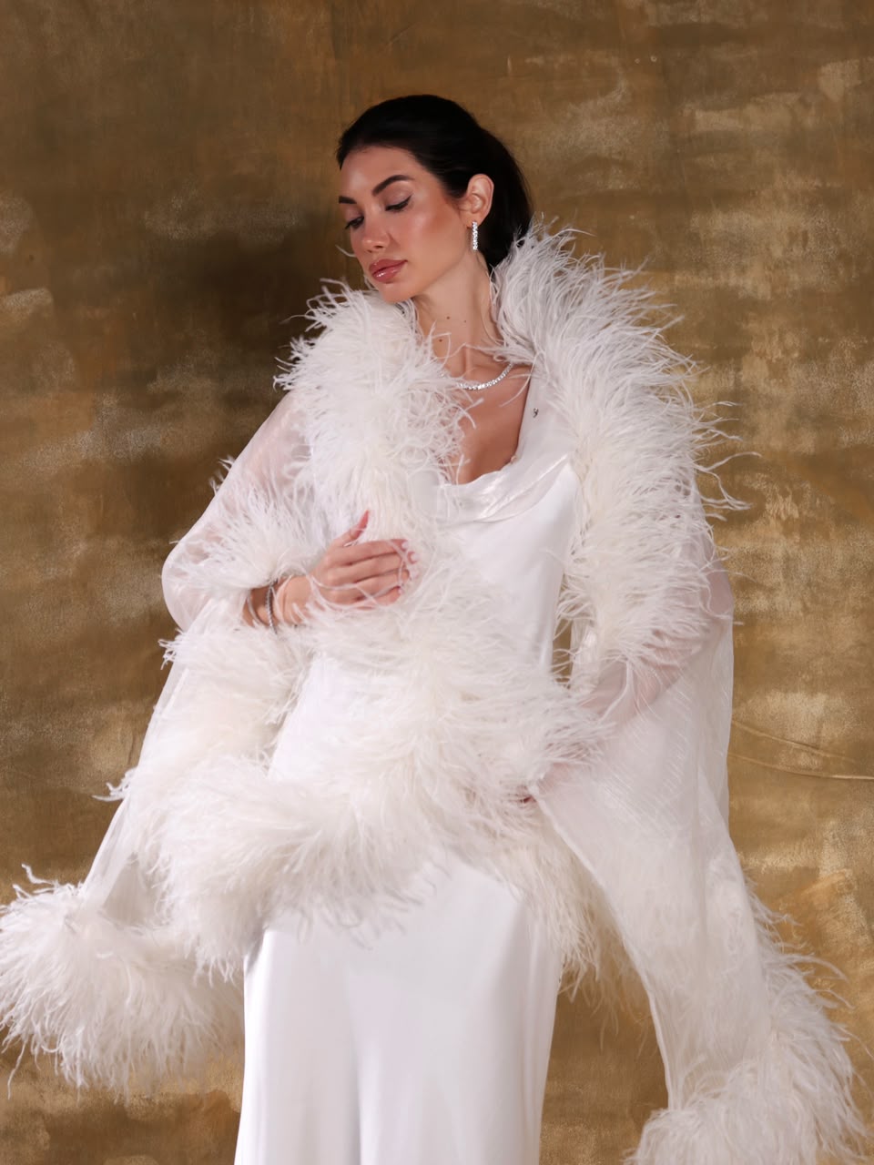 HANAN WHITE OSTRICH FEATHER