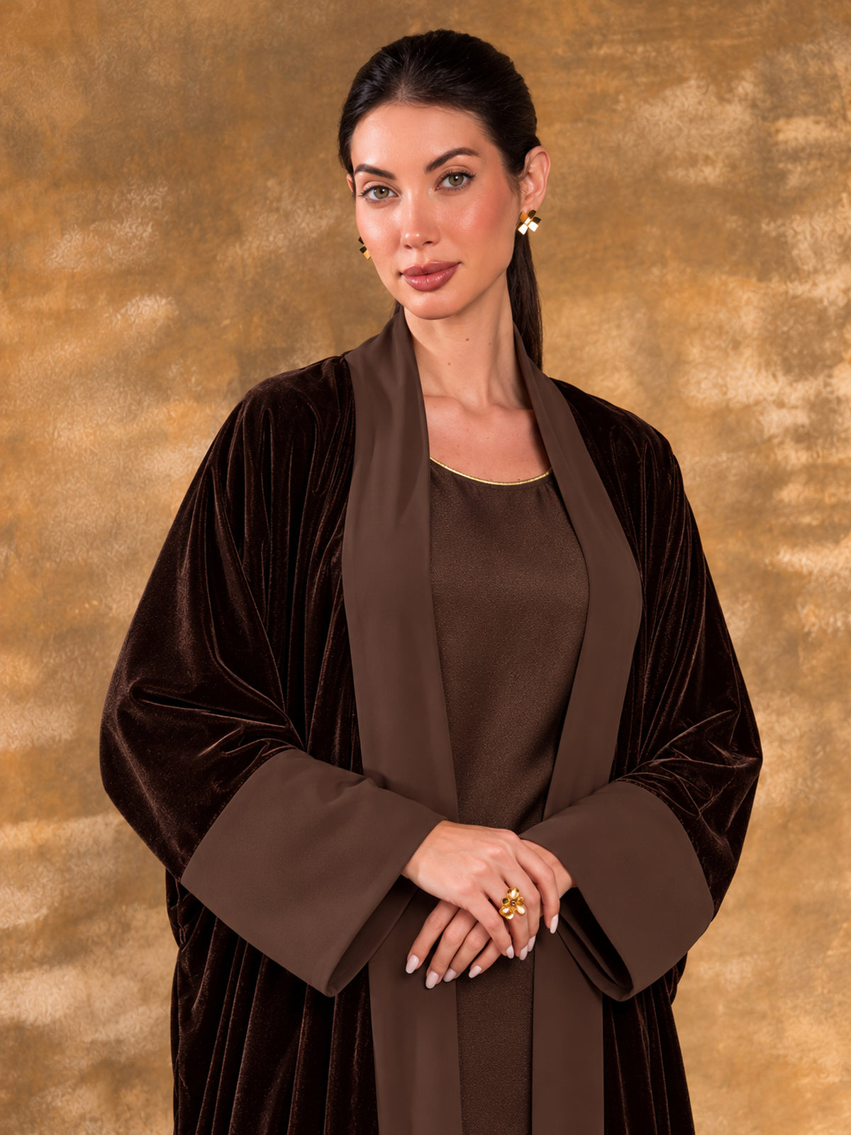 ALNOUD RICH BROWN VELVET ABAYA